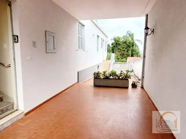 Casa com 600m² 3 quartos e 2 banheiros, à venda, no bairro Centro em Atibaia