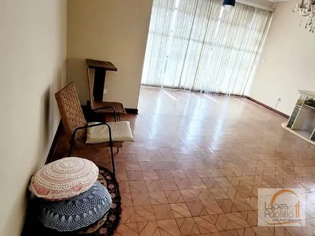 Casa com 600m² 3 quartos e 2 banheiros, à venda, no bairro Centro em Atibaia