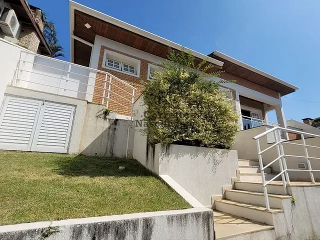 Casa com 375m² 3 quartos e 3 banheiros, à venda, no bairro Vila Zezé em Jacareí