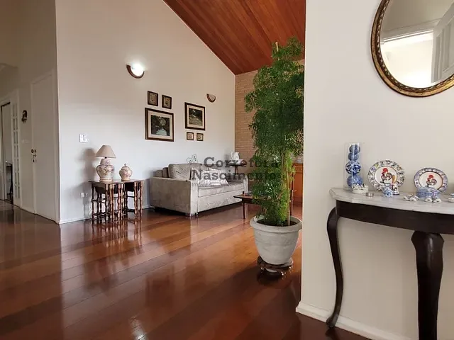 Casa com 375m² 3 quartos e 3 banheiros, à venda, no bairro Vila Zezé em Jacareí