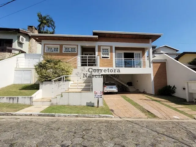 Casa com 375m² 3 quartos e 3 banheiros, à venda, no bairro Vila Zezé em Jacareí