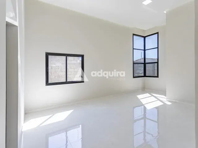 Casa com 261m² 3 quartos e 3 banheiros, à venda, no bairro Contorno em Ponta Grossa