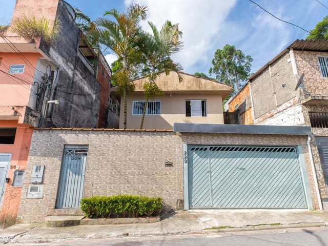 Casa com 250m² 3 quartos e 2 banheiros, à venda, no bairro Jardim das Imbuias em São Paulo