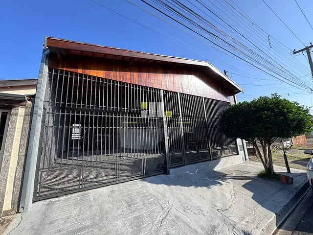 Casa com 300m² 3 quartos e 2 banheiros, à venda, no bairro Vila Santa Terezinha em Sumaré