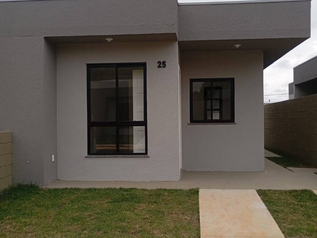 Locação - Casa Nova com 3 quartos, 2 vagas de garagem, Condomínio Monte Grappa - Cará-Cará, Ponta Grossa.