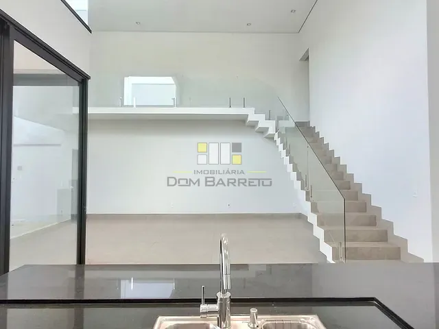 Casa com 263m² 4 quartos e 6 banheiros, à venda, no bairro Residencial Portal do Lago em Sumaré