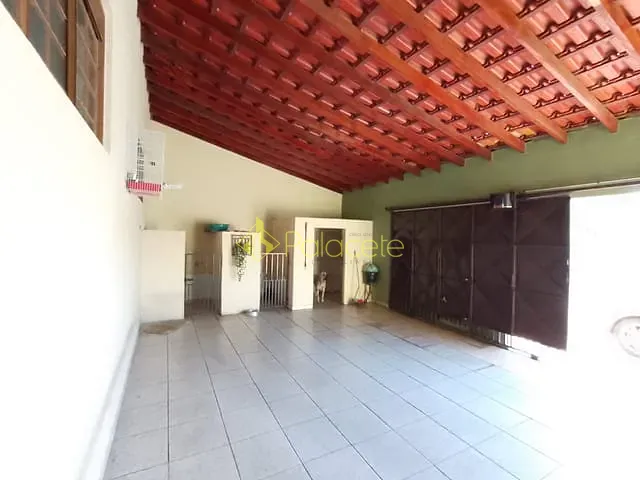 Casa 2 quartos e 2 banheiros, à venda, no bairro Residencial Maricá em Pindamonhangaba