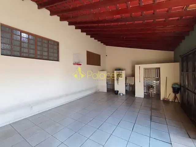 Casa 2 quartos e 2 banheiros, à venda, no bairro Residencial Maricá em Pindamonhangaba