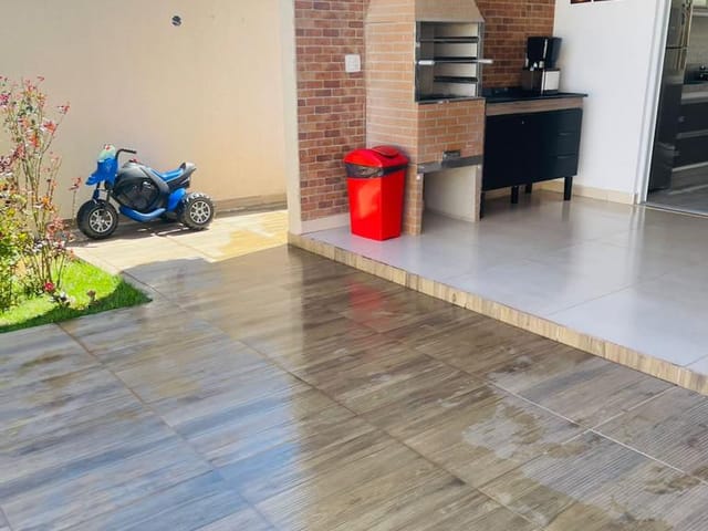 Casa com 250m² 2 quartos e 3 banheiros, à venda, no bairro Residencial Santa Paula em Jacareí