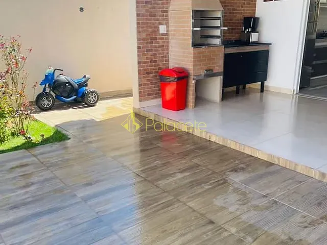 Casa com 250m² 2 quartos e 3 banheiros, à venda, no bairro Residencial Santa Paula em Jacareí