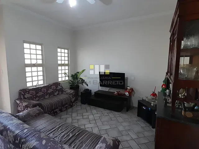 Casa com 250m² 3 quartos e 1 banheiro, para alugar, no bairro Jardim Alvorada em Sumaré