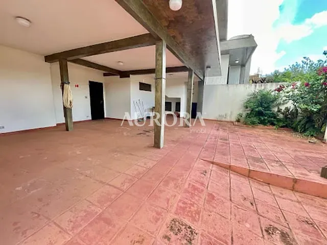 Casa com 339m² 3 quartos e 2 banheiros, à venda, no bairro Petrópolis em Londrina