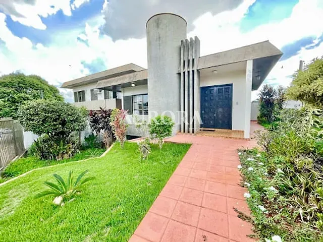 Casa com 339m² 3 quartos e 2 banheiros, à venda, no bairro Petrópolis em Londrina
