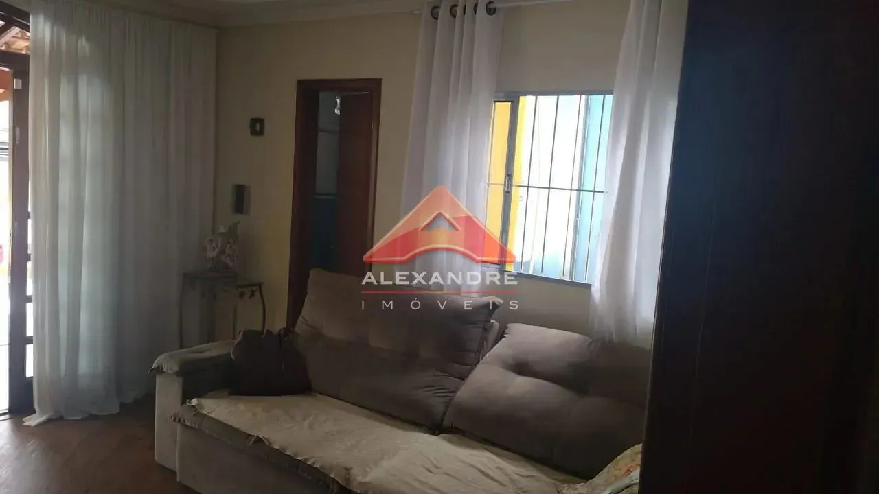 Casa, 3 quartos, 200 m² - Foto 1