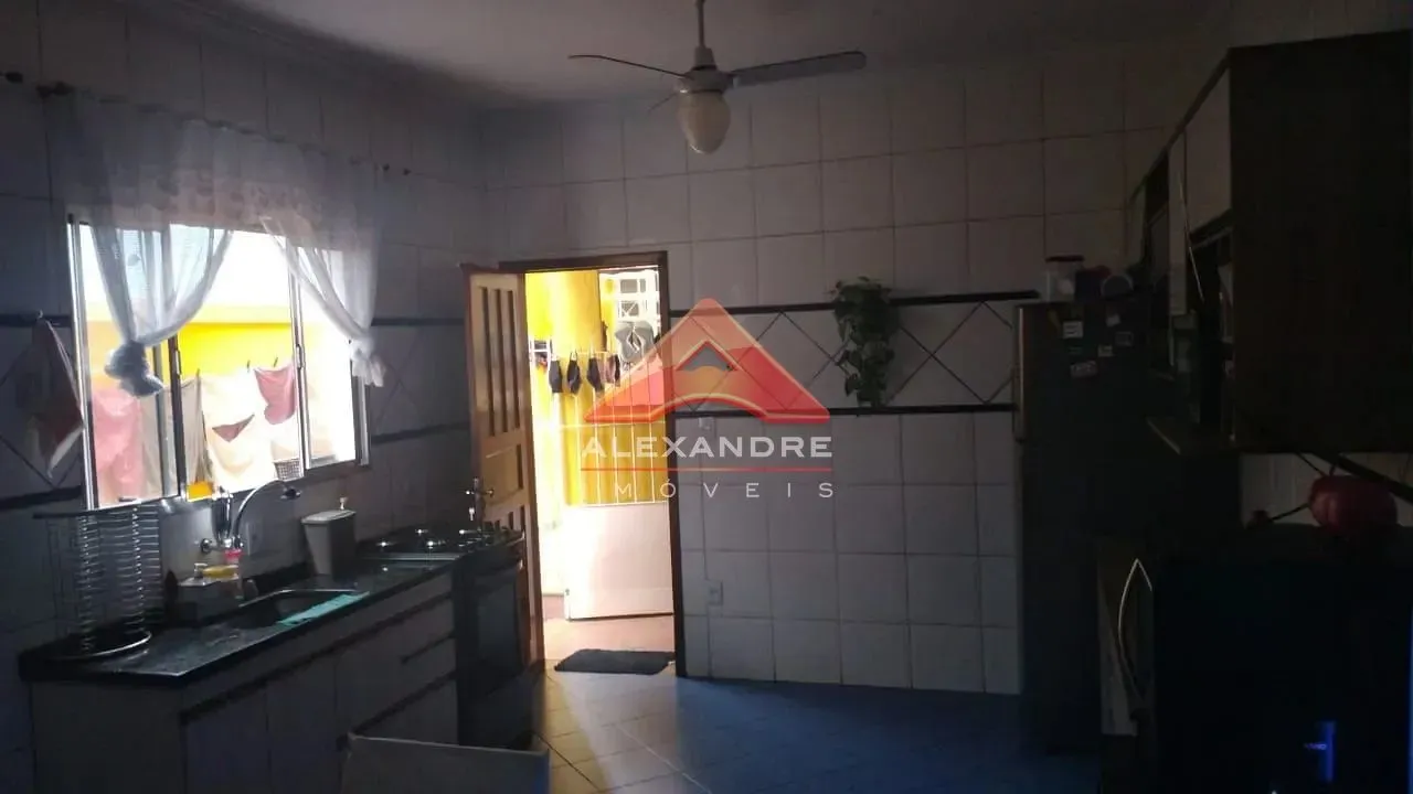 Casa, 3 quartos, 200 m² - Foto 2