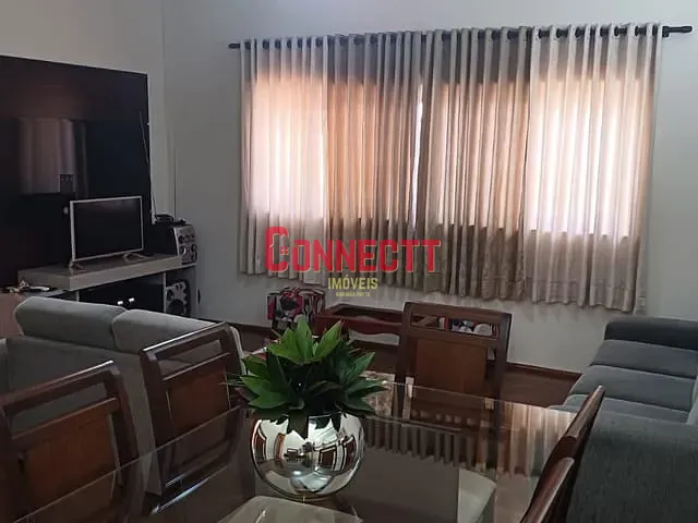 Casa 4 quartos e 2 banheiros, à venda, no bairro Ipiranga em Ribeirão Preto