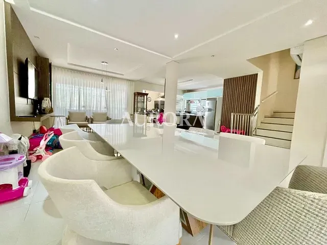 Casa com 295m² 3 quartos e 4 banheiros, à venda, no bairro Parque Residencial Granville em Londrina