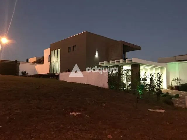 Casa com 381m² 4 quartos e 5 banheiros, à venda, no bairro Estrela em Ponta Grossa