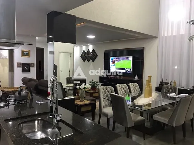 Casa com 381m² 4 quartos e 5 banheiros, à venda, no bairro Estrela em Ponta Grossa