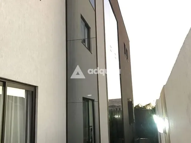 Casa com 381m² 4 quartos e 5 banheiros, à venda, no bairro Estrela em Ponta Grossa