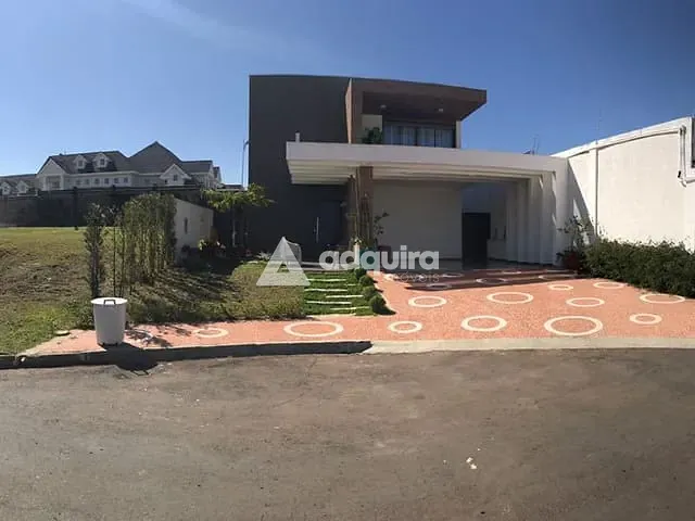 Casa com 381m² 4 quartos e 5 banheiros, à venda, no bairro Estrela em Ponta Grossa