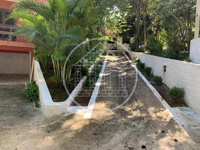 Casa com 2536m² 3 quartos e 3 banheiros, à venda, no bairro Jardim Shangrilá (Zona Sul) em São Paulo