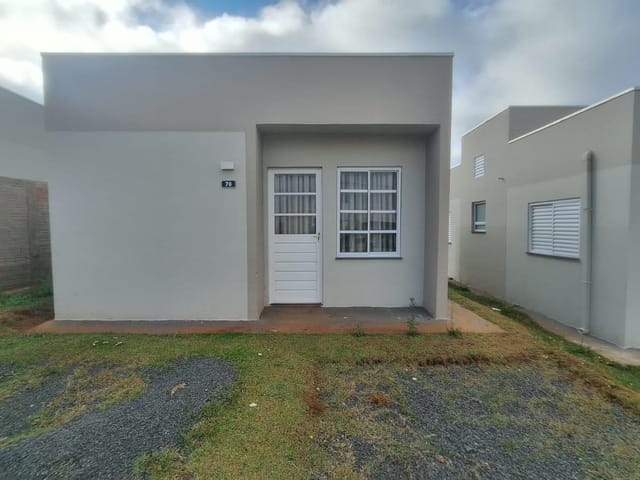 Locação - Casa com 2 quartos, 1 vaga, 48 m², Jardim Royal - Neves, Ponta Grossa.