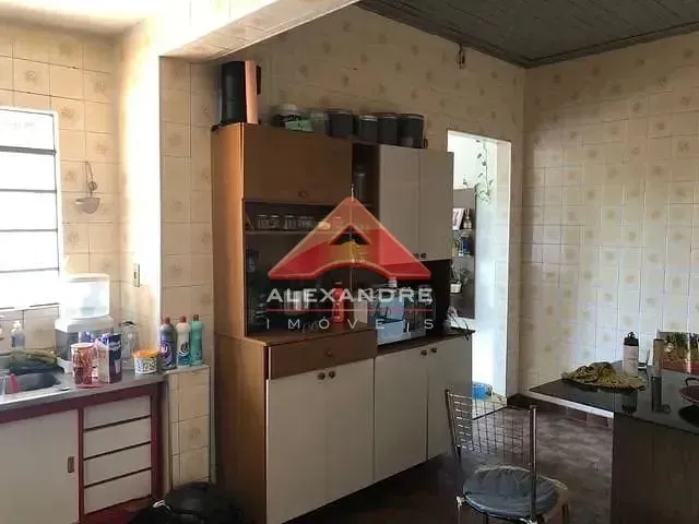 Casa com 312m² 3 quartos e 1 banheiro, à venda, no bairro Vila São Benedito em São José Dos Campos