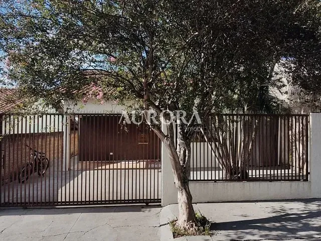 Casa com 250m² 2 quartos e 1 banheiro, à venda, no bairro Indusville em Londrina