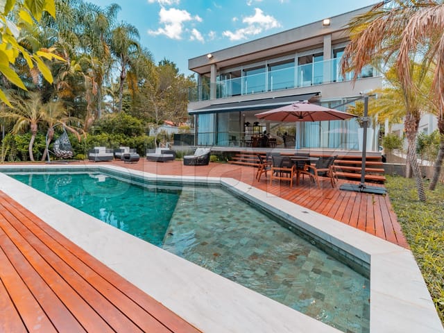 Casa com 850m² 5 quartos e 8 banheiros, à venda, no bairro Alphaville Residencial Dois em Barueri