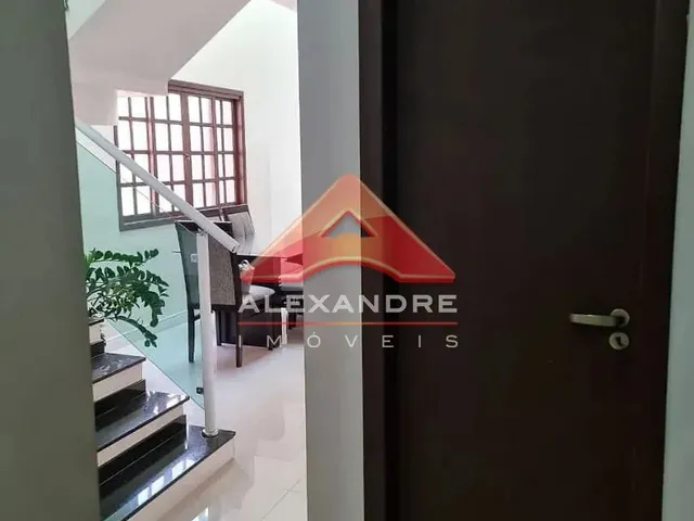 Casa com 132m² 3 quartos e 2 banheiros, à venda, no bairro Jardim Rodolfo em São José Dos Campos