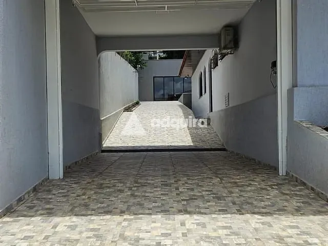 Casa com 462m² 3 quartos e 5 banheiros, à venda, no bairro Centro em Ponta Grossa
