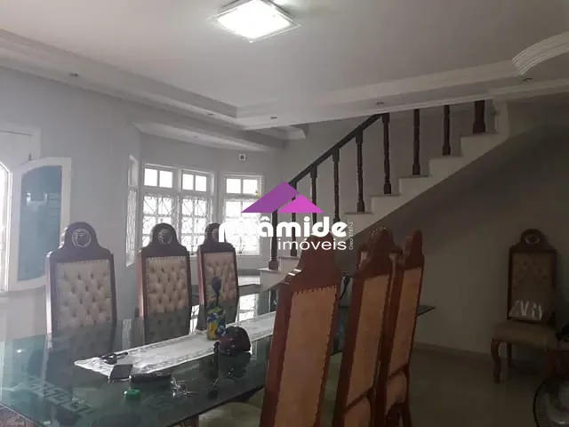 Casa com 410m² 3 quartos e 3 banheiros, à venda, no bairro Jardim Esplanada em São José dos Campos