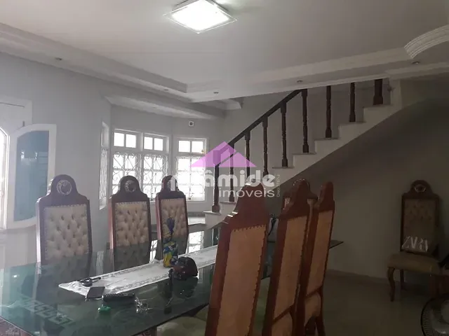 Casa com 410m² 3 quartos e 3 banheiros, à venda, no bairro Jardim Esplanada em São José dos Campos