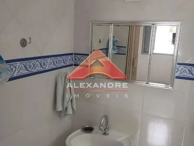 Casa com 300m² 3 quartos e 2 banheiros, à venda, no bairro Vila Tatetuba em São José Dos Campos