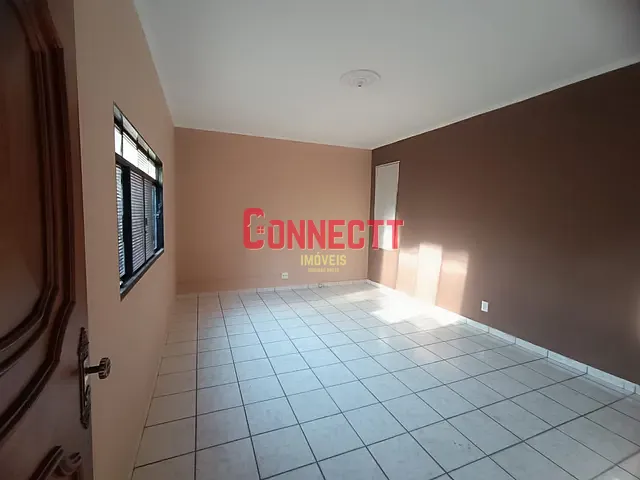 Casa com 210m² 3 quartos e 2 banheiros, à venda, no bairro Geraldo Correia de Carvalho em Ribeirão Preto