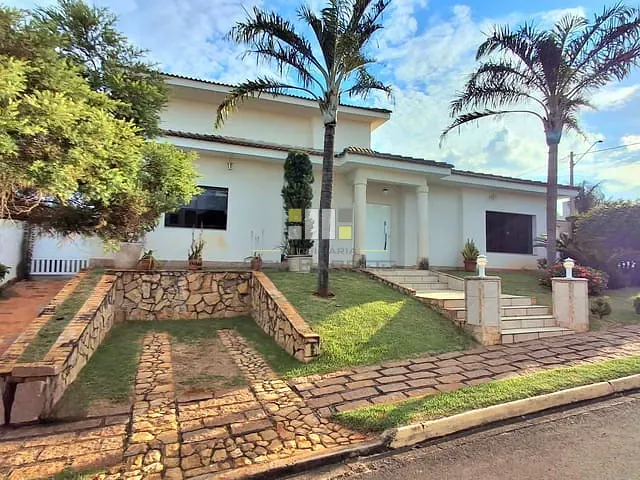 Casa com 524m² 4 quartos e 6 banheiros, à venda, no bairro Residencial Portal do Lago em Sumaré