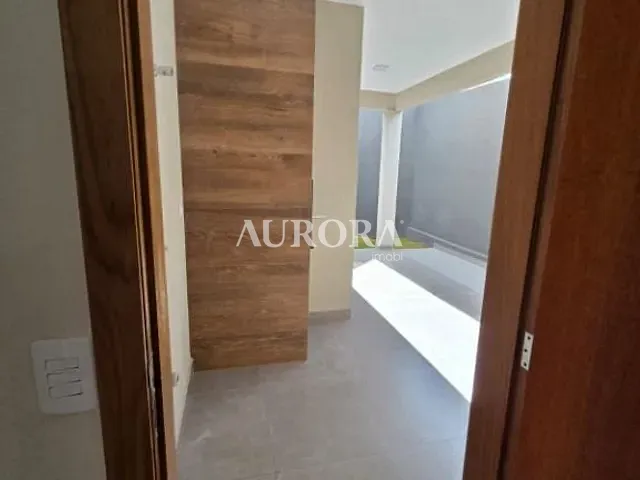 Casa com 200m² 3 quartos e 2 banheiros, à venda, no bairro C. H. Guilherme de Abreu Pires em Londrina