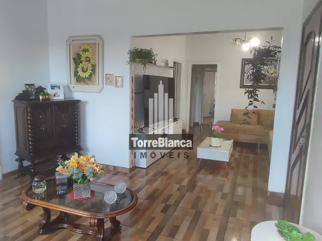 Casa com 406m² 4 quartos e 2 banheiros, à venda, no bairro Centro em Ponta Grossa