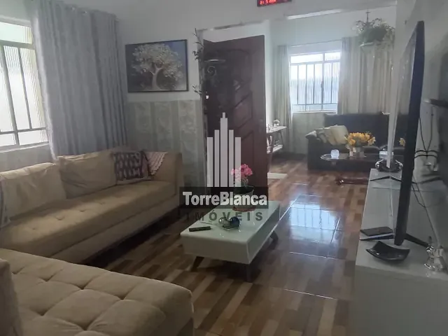 Casa com 406m² 4 quartos e 2 banheiros, à venda, no bairro Centro em Ponta Grossa
