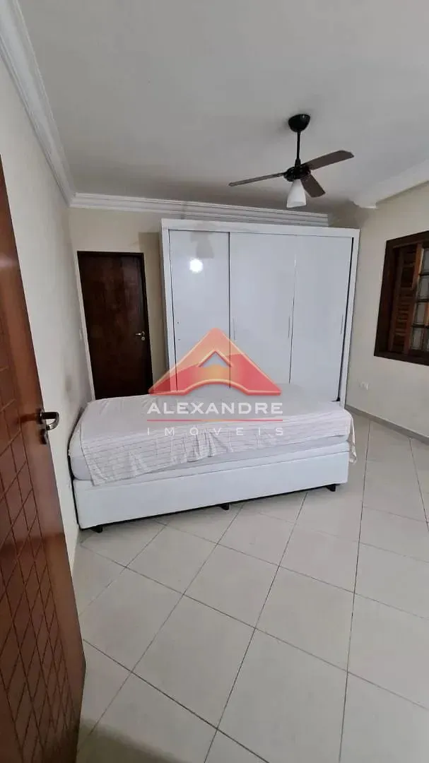 Casa, 3 quartos, 252 m² - Foto 15