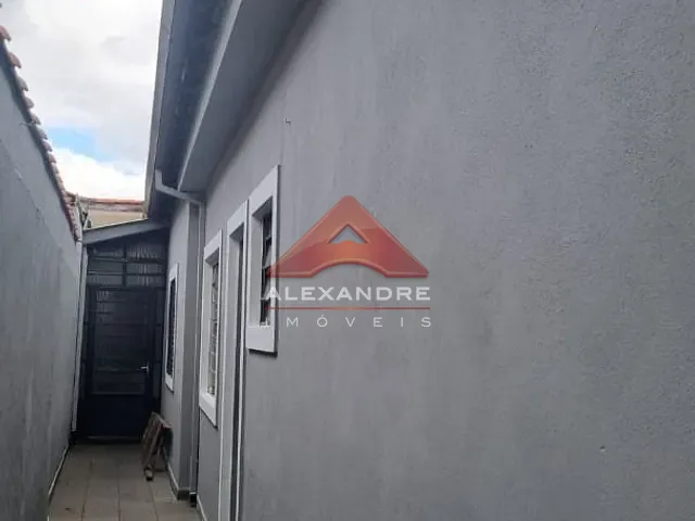 Casa com 137m² 2 quartos e 1 banheiro, à venda, no bairro Jardim Ismênia em São José dos Campos