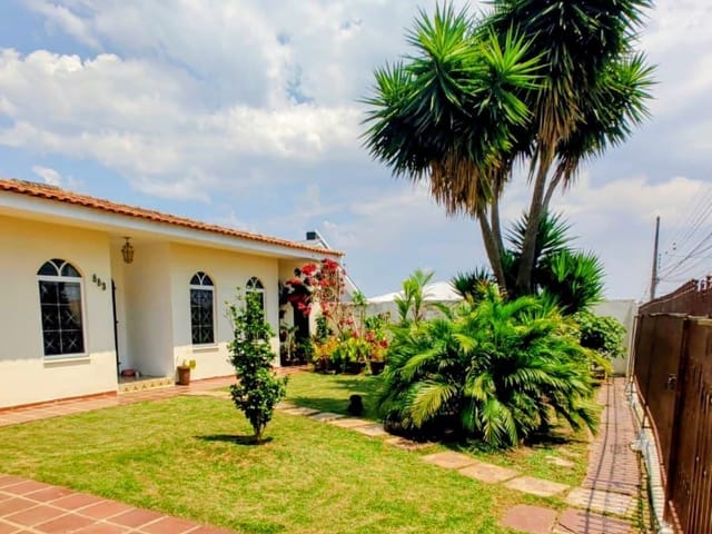Casa à venda, 3 quartos, edícula com 2 quartos, Ronda, Ponta Grossa, PR