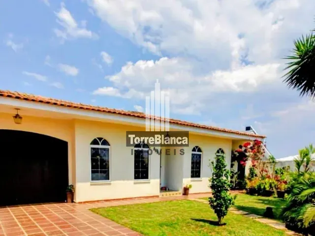 Casa com 480m² 3 quartos e 3 banheiros, à venda, no bairro Ronda em Ponta Grossa