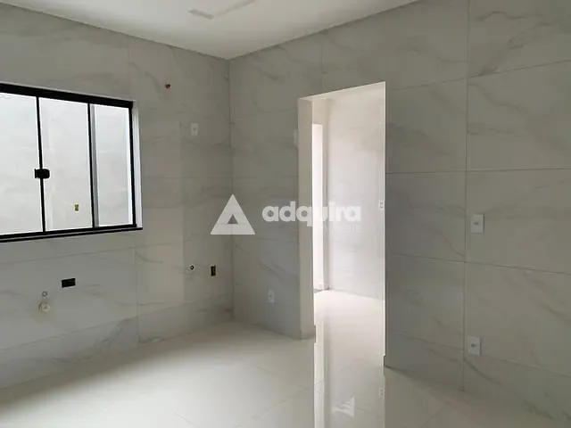 Sobrado 3 quartos e 3 banheiros, à venda, no bairro Contorno em Ponta Grossa