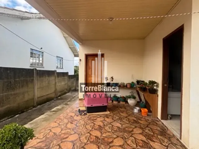 Casa com 197m² 3 quartos e 1 banheiro, à venda, no bairro Colônia Dona Luíza em Ponta Grossa