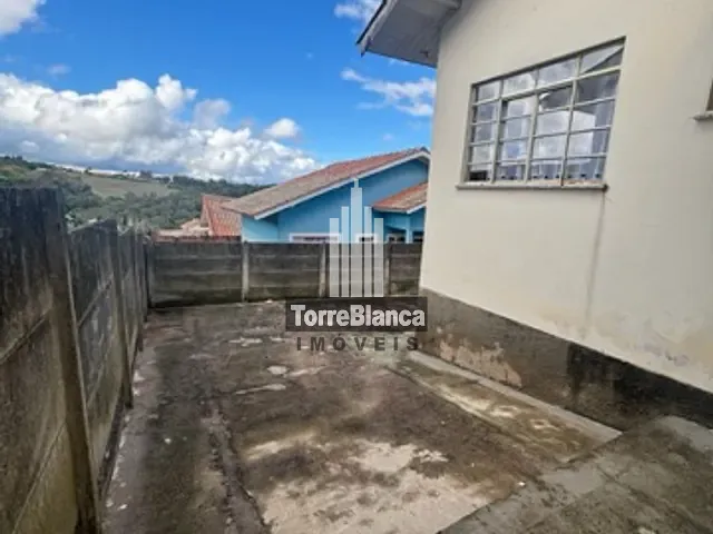 Casa com 197m² 3 quartos e 1 banheiro, à venda, no bairro Colônia Dona Luíza em Ponta Grossa