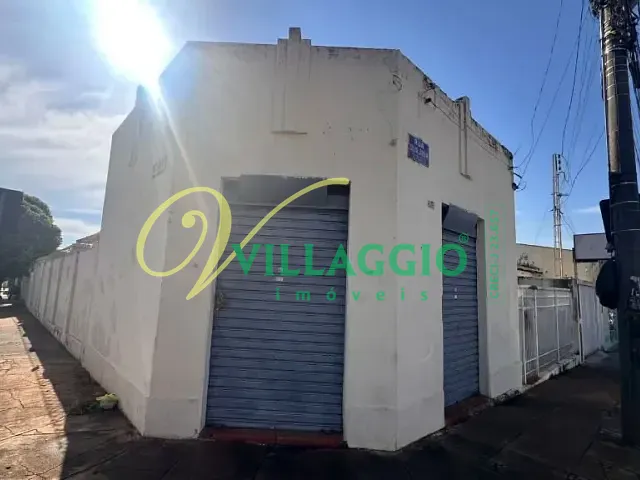 Casa com 242m² 2 quartos e 1 banheiro, à venda, no bairro Parque Industrial em São José do Rio Preto