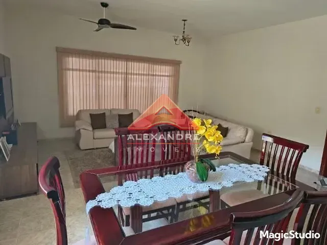 Casa com 250m² 3 quartos e 2 banheiros, à venda, no bairro Bosque dos Eucaliptos em São José dos Campos