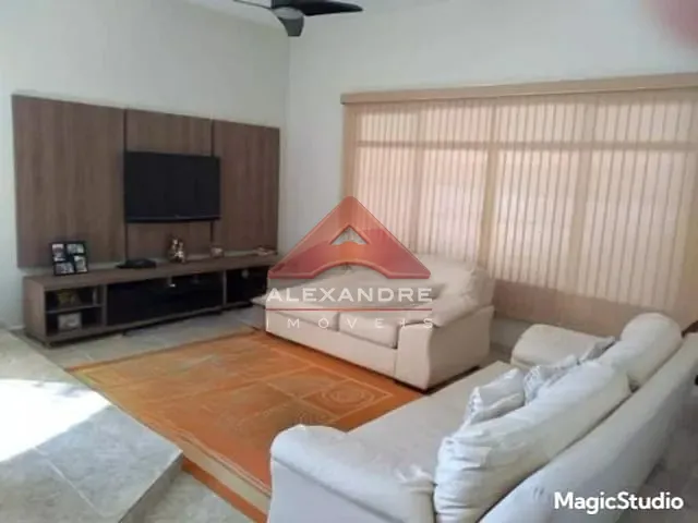 Casa com 250m² 3 quartos e 1 banheiro, à venda, no bairro Bosque dos Eucaliptos em São José dos Campos